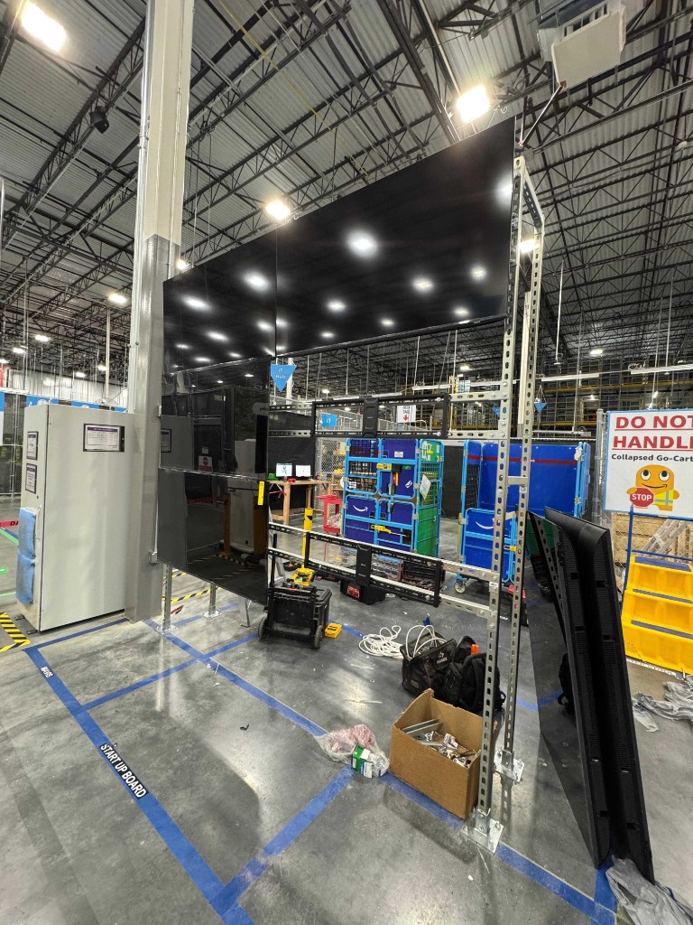 Warehouse screen installation and support structure